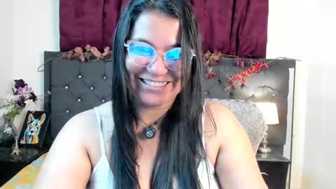 sofia_sorceress online show from November 17, 2025, 12:16 am