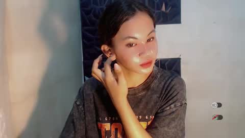 sofia_sweetheart18 online show from November 4, 2025, 12:37 pm