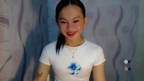 sofia_sweetheart18 online show from February 17, 2026, 2:24 pm