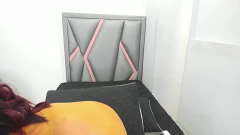 Sofa online show from October 9, 2025, 2:15 pm