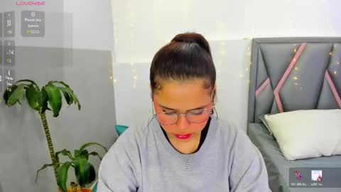 Sofa online show from January 13, 2026, 12:43 pm