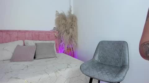 Sofia Wilson online show from September 25, 2025, 1:26 pm