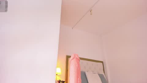 Sara online show from April 19, 2026, 2:00 am