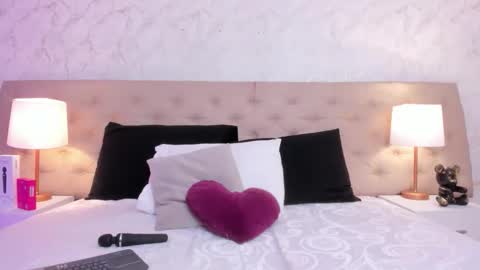 SofiaReyees online show from April 17, 2026, 3:15 pm