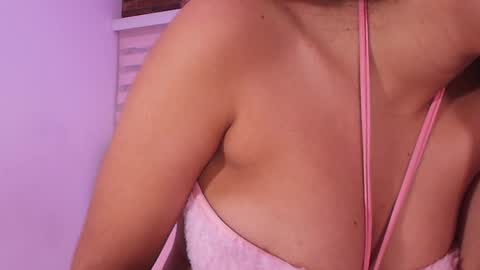 Snapshot of sofiavelezz_ chatting on May 7, 2026, 11:59 am Sofia Velez online show from May 7, 2026, 11:59 am