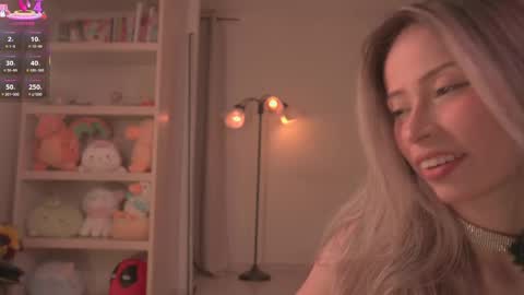 Sofi  online show from February 25, 2025, 8:51 pm