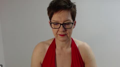 Sofie Velvet online show from January 7, 2026, 6:05 am