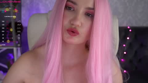 Sofie online show from December 8, 2024, 9:52 pm