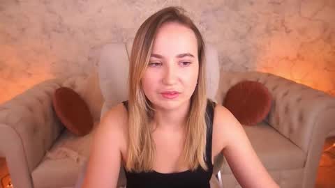 Sofie online show from November 3, 2025, 12:13 am