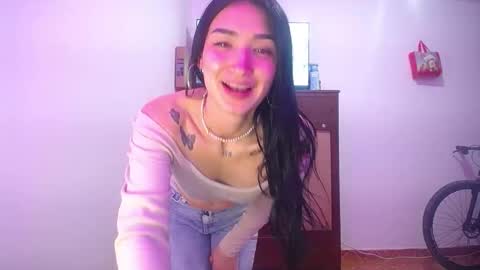 sofii_cute01 online show from November 19, 2025, 10:43 pm