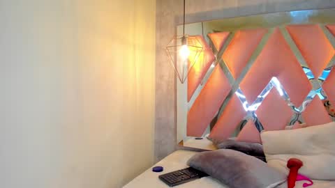 Snapshot of sofii_miller_ chatting on December 28, 2024, 9:40 pm online show from December 28, 2024, 9:40 pm