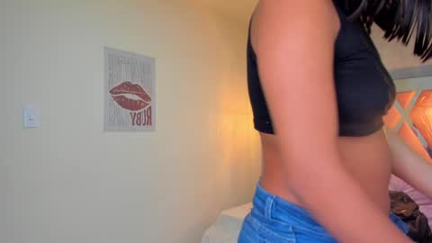 Snapshot of sofii_miller_ chatting on January 22, 2025, 1:10 am online show from January 22, 2025, 1:10 am