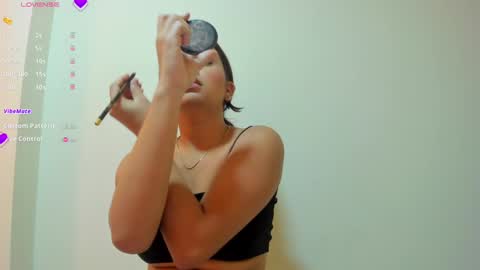 Snapshot of sofii_miller_ chatting on March 5, 2025, 6:12 pm online show from March 5, 2025, 6:12 pm