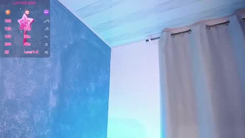 Snapshot of sofiia_grey_ chatting on December 21, 2024, 4:36 pm Sofi online show from December 21, 2024, 4:36 pm