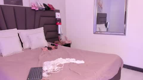      online show from September 24, 2025, 11:35 am