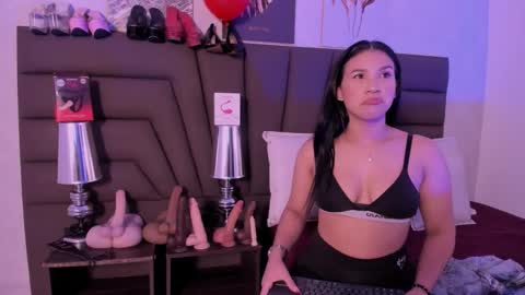 Snapshot of sofiperez_ chatting on February 16, 2026, 11:17 am online show from February 16, 2026, 11:17 am