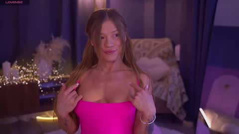 Snapshot of sofitailsss chatting on February 27, 2026, 9:09 am Sofia online show from February 27, 2026, 9:09 am