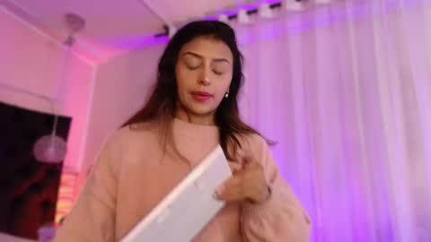 Sofi online show from March 10, 2025, 11:42 am