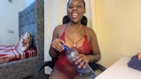 Snapshot of soft_nicole chatting on July 12, 2026, 9:28 pm soft_nicole online show from July 12, 2026, 9:28 pm