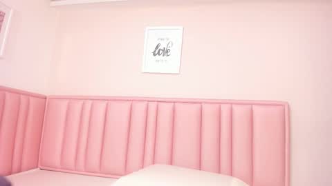 Rose  online show from December 14, 2025, 11:37 am