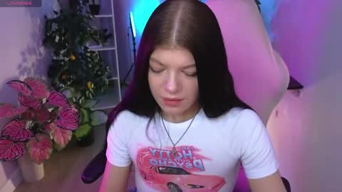 Snapshot of softeach chatting on April 14, 2026, 9:59 am Jenny online show from April 14, 2026, 9:59 am