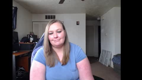 Snapshot of softerpeaches chatting on February 13, 2025, 8:45 pm Rose online show from February 13, 2025, 8:45 pm