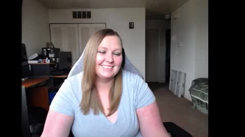 Snapshot of softerpeaches chatting on March 5, 2025, 8:32 pm Rose online show from March 5, 2025, 8:32 pm