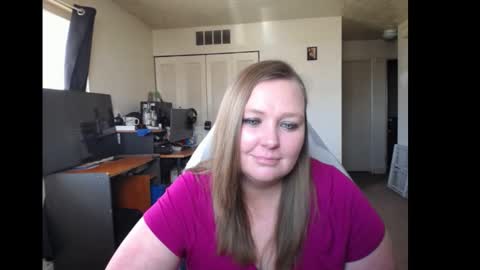 Snapshot of softerpeaches chatting on March 12, 2025, 7:38 pm Rose online show from March 12, 2025, 7:38 pm