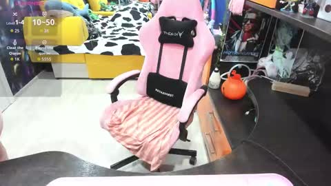 Sofie online show from November 3, 2025, 3:08 am