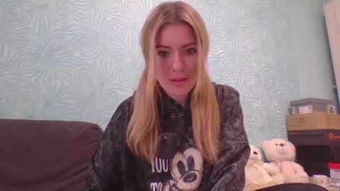 softy_aura online show from March 18, 2026, 10:07 am