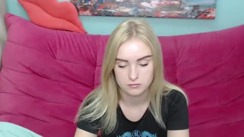 sofysoft online show from October 3, 2025, 4:42 am