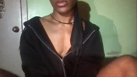 SolaceEve online show from February 16, 2025, 5:04 pm