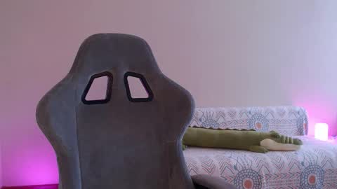 Jennifer Jenny Jen online show from March 18, 2026, 9:45 am