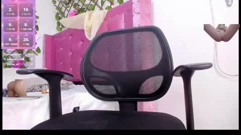 Solanyi  online show from December 14, 2024, 5:47 pm