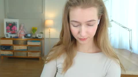 Bella online show from February 2, 2025, 11:08 am