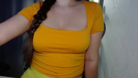 Snapshot of solisgaby chatting on February 21, 2025, 4:37 pm Gaby Solis online show from February 21, 2025, 4:37 pm