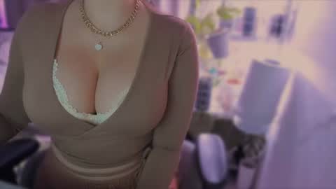 Snapshot of solisgaby chatting on June 14, 2026, 1:57 pm Gaby Solis online show from June 14, 2026, 1:57 pm