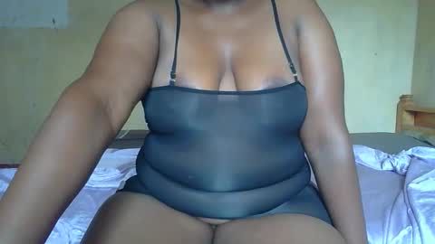 Snapshot of sollybunny chatting on February 8, 2026, 7:56 am Solly bunny online show from February 8, 2026, 7:56 am