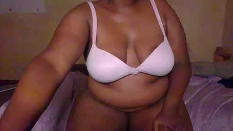 Snapshot of sollybunny chatting on February 17, 2026, 2:35 pm Solly bunny online show from February 17, 2026, 2:35 pm