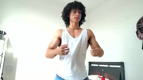 Snapshot of solorizo chatting on May 6, 2026, 9:31 pm Hi Im Weller Check my Bio online show from May 6, 2026, 9:31 pm