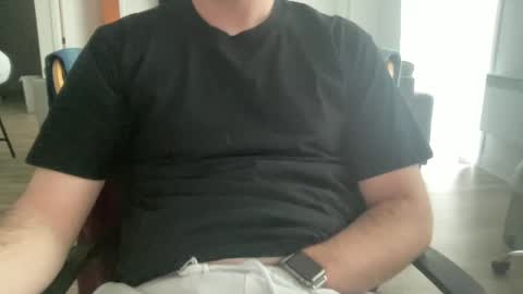 someoneyoudontsee online show from September 25, 2025, 1:37 pm