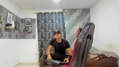 Snapshot of son_hades chatting on May 10, 2026, 3:50 pm son_hades online show from May 10, 2026, 3:50 pm