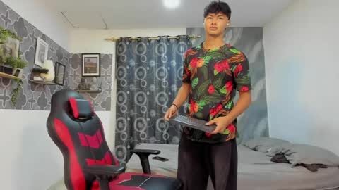 Snapshot of son_hades chatting on May 20, 2026, 4:13 pm son_hades online show from May 20, 2026, 4:13 pm