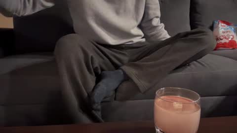 Sondages online show from February 12, 2025, 6:40 pm