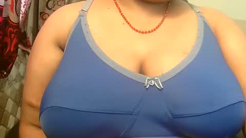 soni88888 online show from February 16, 2025, 5:26 am