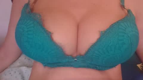 Sonnya online show from November 10, 2025, 11:53 am