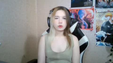 Snapshot of sonwosick chatting on March 31, 2026, 3:23 pm Mila online show from March 31, 2026, 3:23 pm