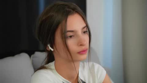 Eva 3 online show from September 26, 2025, 9:13 am