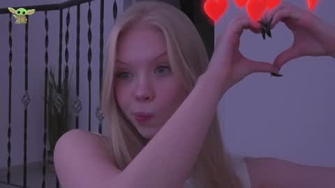 Snapshot of sonyaplush chatting on December 21, 2024, 8:00 pm Sonya Instagram Twitter sonyaplushgirl OnlyFans sonyaplush online show from December 21, 2024, 8:00 pm