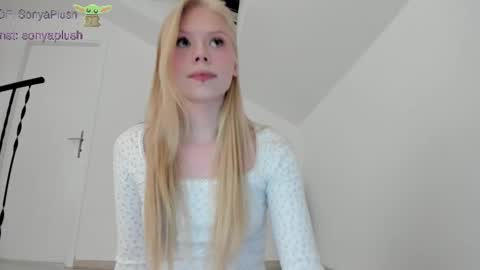 Snapshot of sonyaplush chatting on February 20, 2025, 6:46 pm Sonya Instagram Twitter sonyaplushgirl OnlyFans sonyaplush online show from February 20, 2025, 6:46 pm